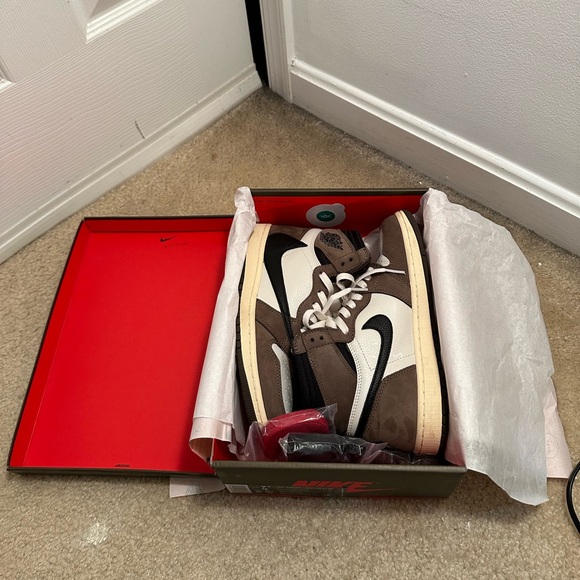 Jordan 1 Travis Scott High Mocha - Picture 1 of 9